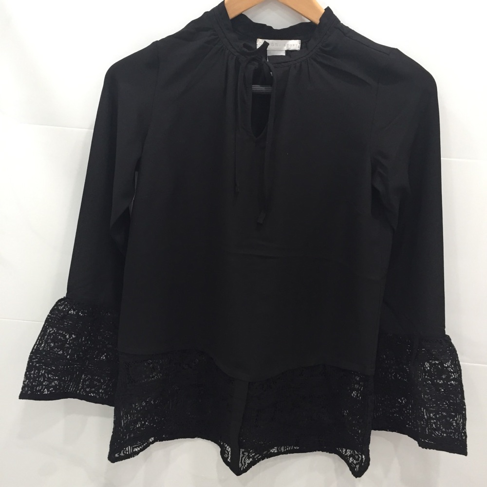 ⚡️NWOT⚡️Bell Sleeve Top